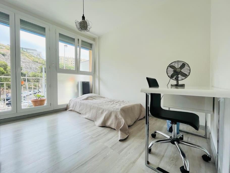 Superbe T3 Au Pieds De Notre Dame De La Garde Appartement Marseilles Buitenkant foto