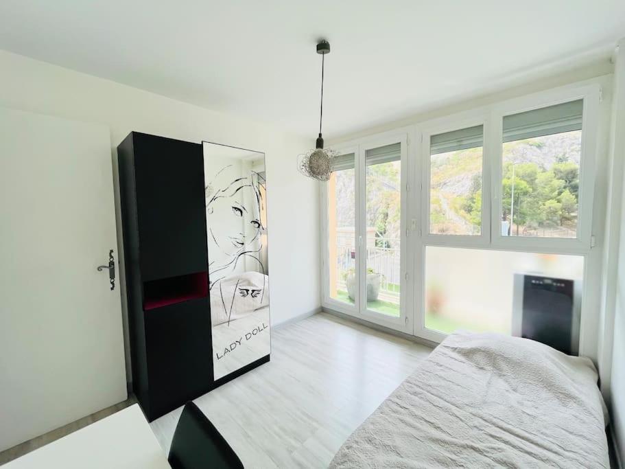 Superbe T3 Au Pieds De Notre Dame De La Garde Appartement Marseilles Buitenkant foto