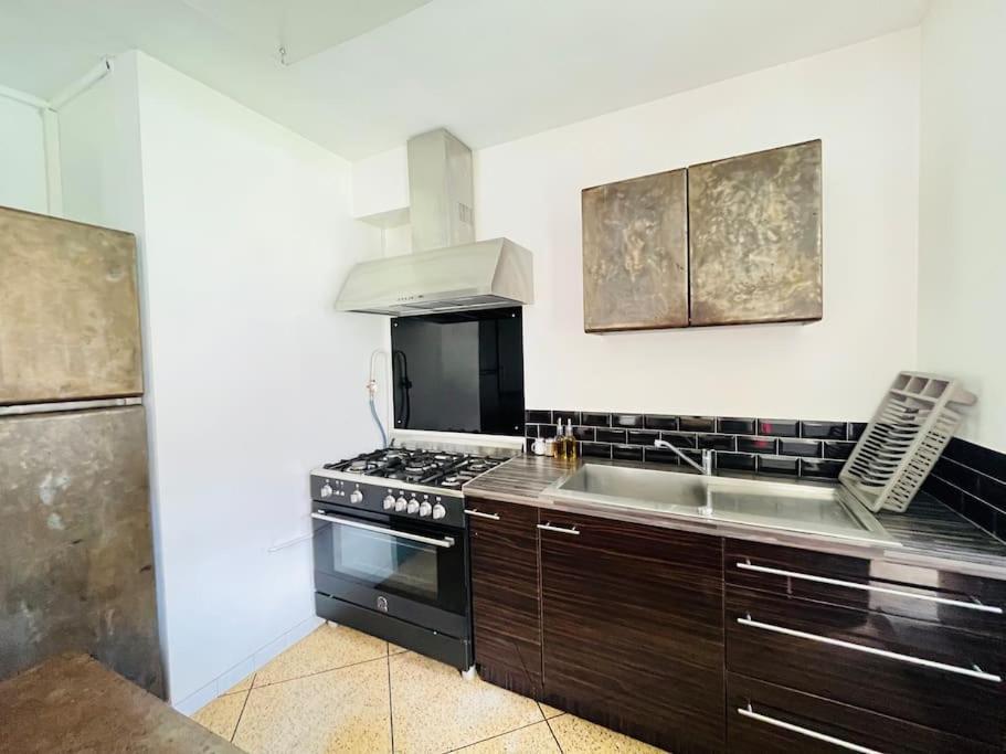 Superbe T3 Au Pieds De Notre Dame De La Garde Appartement Marseilles Buitenkant foto