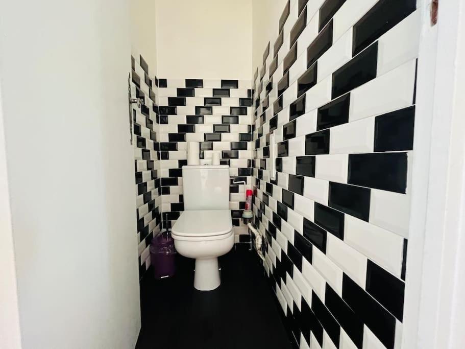 Superbe T3 Au Pieds De Notre Dame De La Garde Appartement Marseilles Buitenkant foto