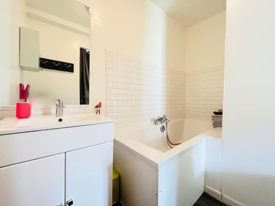 Superbe T3 Au Pieds De Notre Dame De La Garde Appartement Marseilles Buitenkant foto